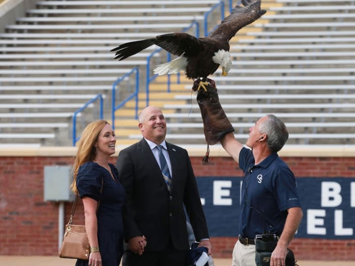 Clay Helton meets Georgia Southern mascot